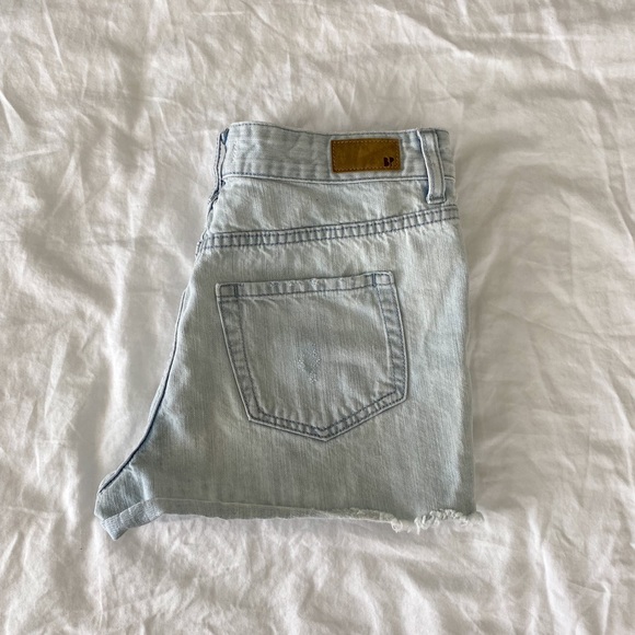 2/$40๐ CLOSET CLEAN OUT: BP light wash denim shorts - Picture 4 of 9